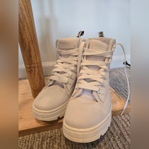 Dr. martens bouncing soles white boots canvas